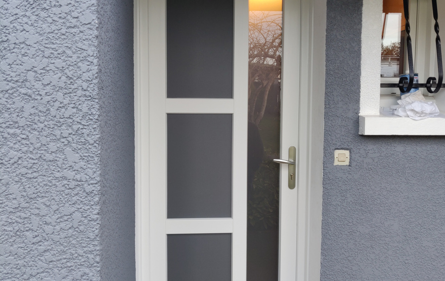 Notre gamme de portes d'entr&eacute;e en PVC CLASSIQUE et PVC CONTEMPORAINE &agrave;&nbsp;MARGUERITTES